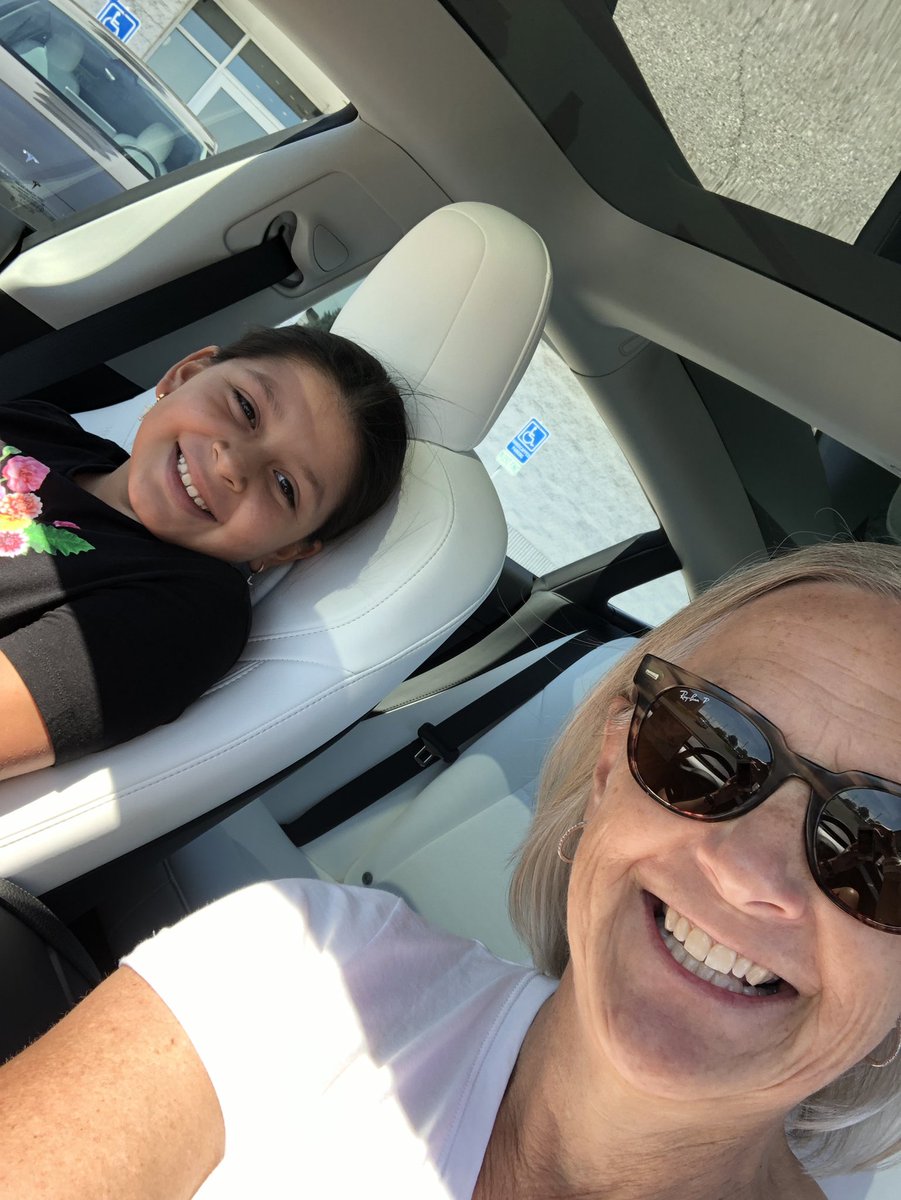 JenWilfongCanDo's tweet image. Slid in to the Tesla dealer and grabbed my new Model 3 with my 9-yr old bestie. 
She was all over it, quickly, hit the “hungry” on the navigation. Programmed the new key. 💃🏻

Hungry? Didn’t even know it was there 🤦🏼‍♀️#Tesla #Change #ControlWhatUCanControl