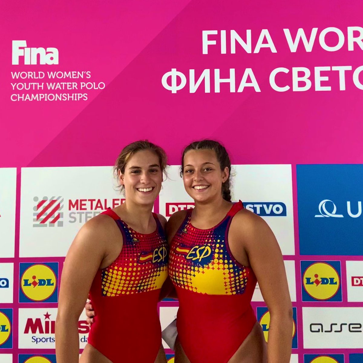 cnboadilla's tweet photo. #WP
@eliporti04 y @giorgiawp3 siguen con su #veranoenremojo: ya están en #Serbia para disputar el Camp Mundo Juvenil @fina1908 de #Belgrado 🇷🇸
Mucha #fuerza y #suerte a las dos y a todo el #equipo de @SpainWpFem dirigido por @komachek
💪🍀🤽‍♀️
#disfrutad
#competid
#go4gold https://t.co/5A3CfJp2vi