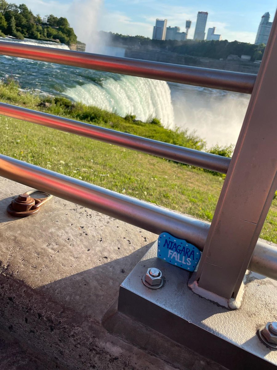 rckingrocks's tweet photo. Rock hidden by my nephews at Niagara Falls on Tuesday 7/26/22. This is the 2nd rock of mine hidden at Niagara Falls by 2 different methods and I've never even been there sadly. #niagarafalls #paintedrocks #rcking https://t.co/QBcs66Q0vx