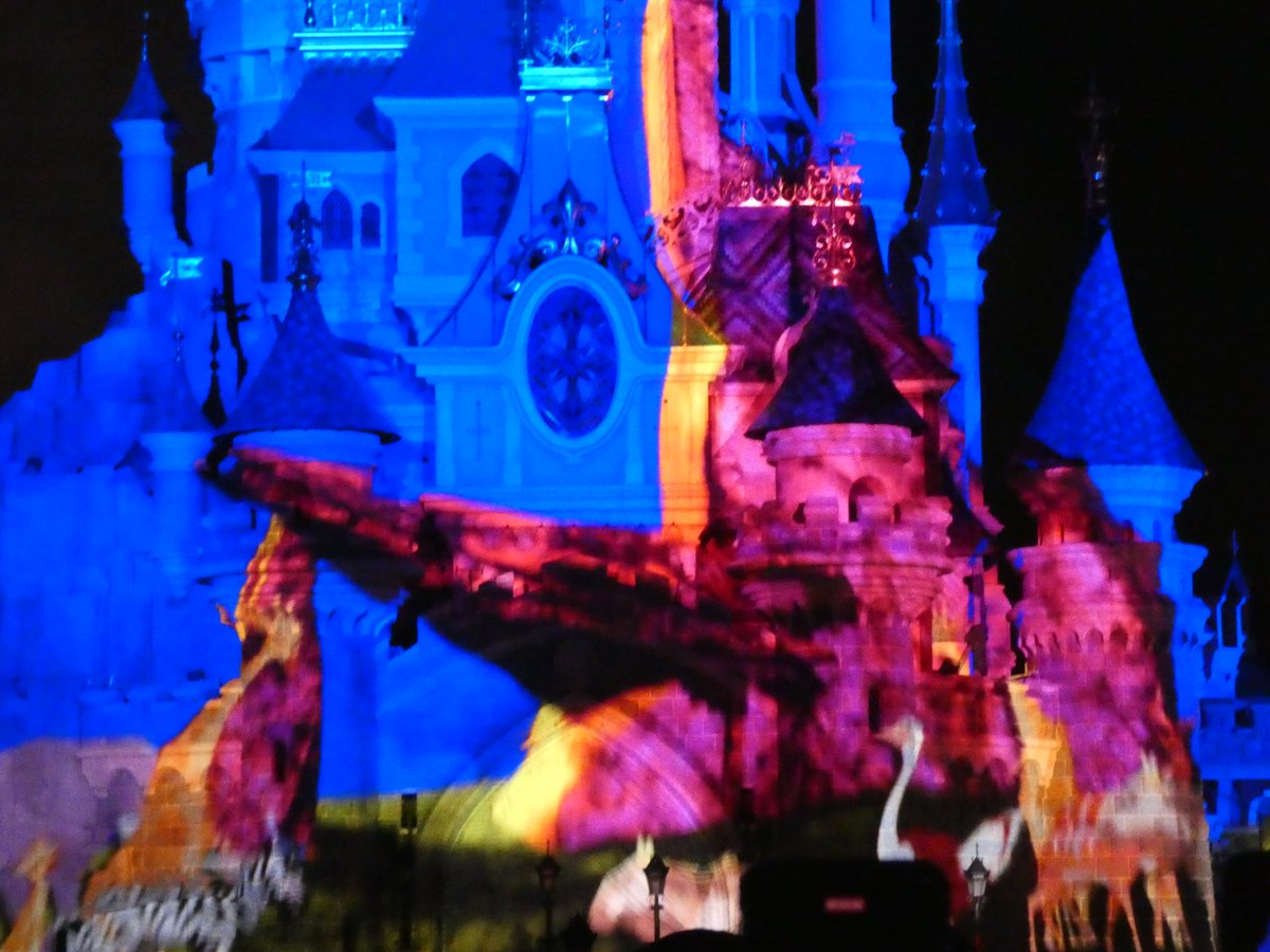 TeamCastagnet's tweet photo. Disneyland Paris.
Disney Illuminations, by Pandora.
The Lion King.
@DisneylandParis
#TheLionKing #DisneyIlluminations #DisneylandParis2022 #Disney #DisneylandParis #DLP #SleepingBeautyCastle #DisneyParks #DisneyShow #DisneyNightShow #MickeyMouse #ADreamIsAWish (#Photo) (#Picture) https://t.co/bWYdcWiRGT