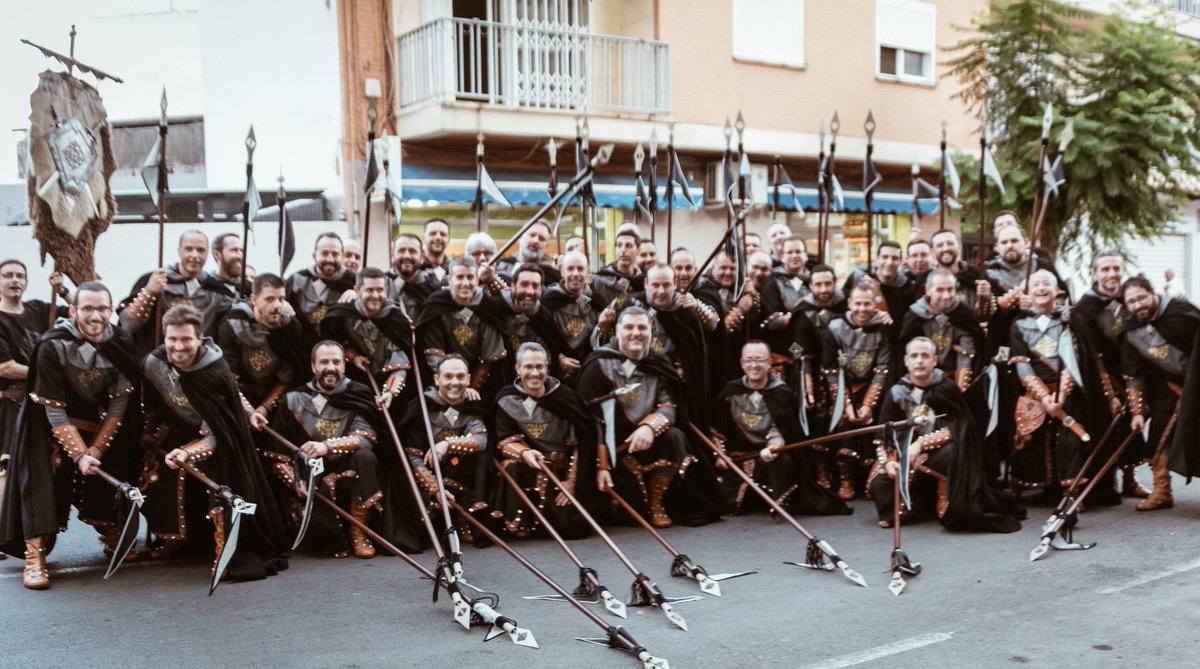 Comilitons tweet media