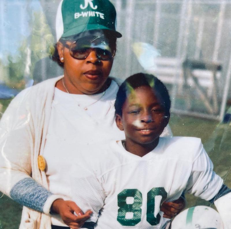 satsunprod's tweet photo. Happy Birthday Dear Mama DuBose!

You are tough as nails
Wise as time itself
From Selma, AL to Seattle, WA all the bridges you’ve crossed &amp; marched on made you one of a kind

We love and celebrate you.
Much respect.

Saturday Sun Productions, LLC
Demetrius DuBose
#18
#31
#93 https://t.co/VGJ4f2b2SU