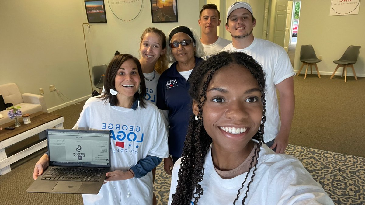 RNC_CT's tweet photo. Wrapping up Day 1οΈβ£ of our #NationalWeekendofAction with some phone calls after a successful day of door knocking in town! πͺππΊπΈ #100Days #LeadRight https://t.co/Eby981jK2j