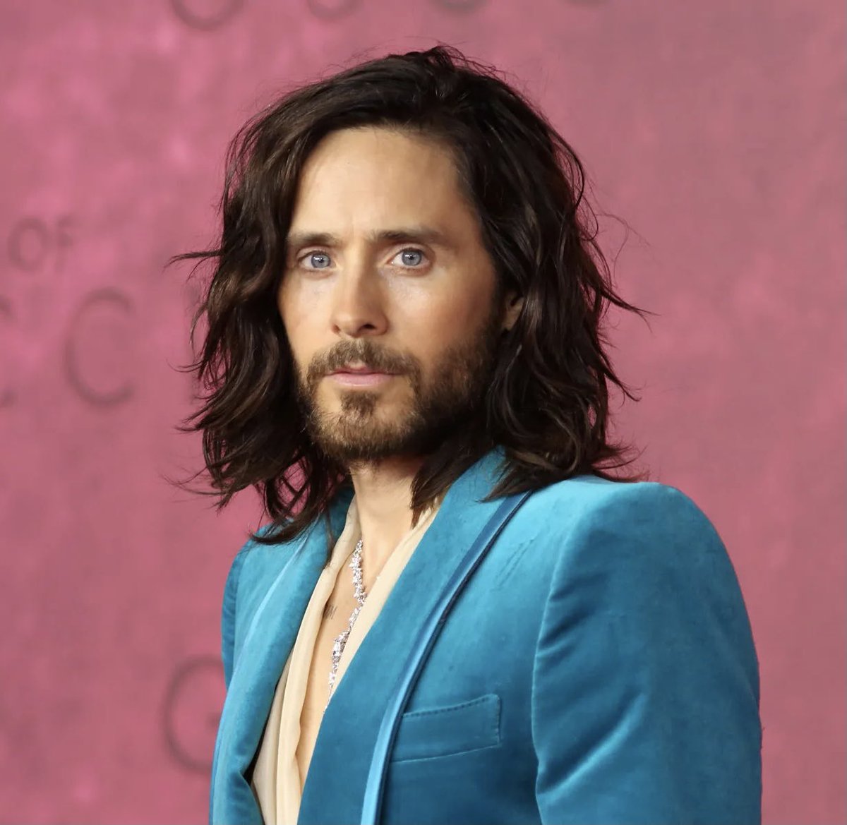 DiscussingFilm's tweet image. Jared Leto has reportedly been cast as The Hatbox Ghost in Disney’s  ‘HAUNTED MANSION’ film.

(Source: onetakenews.com/2022/07/30/jar…)