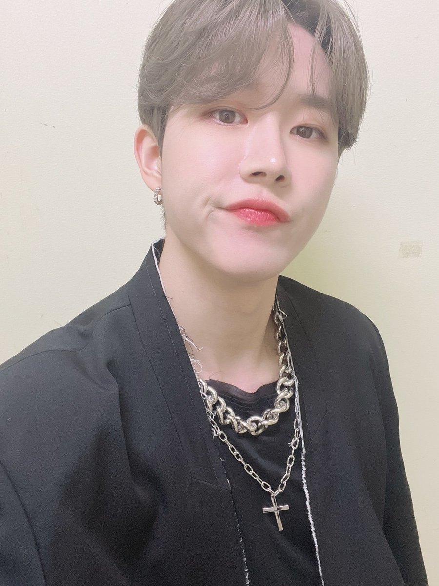 DongdongBr's tweet photo. #Hi_NESS 🐿29.07.2022
"Pessoal, finalmente chegou~~"
#GoldenChild #골든차일드
#ゴールデンチャイルド #김동현 #Donghyun https://t.co/U3LoJodIHb