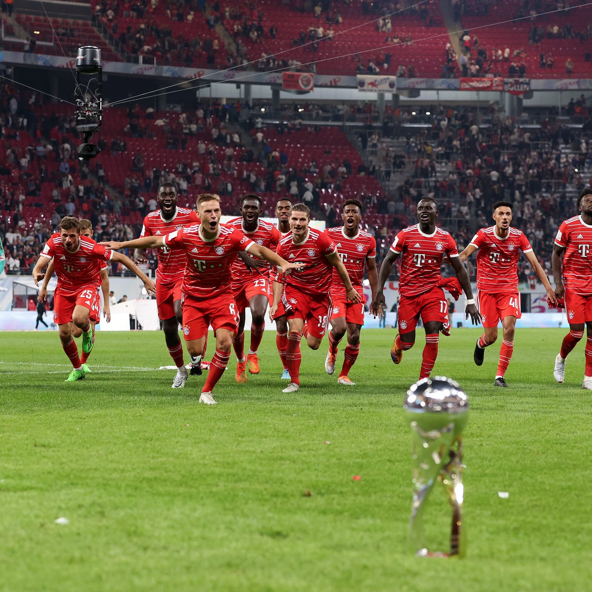 Bundesliga English @Bundesliga_EN Ready, set, go! 🏆 @FCBayern get their season…