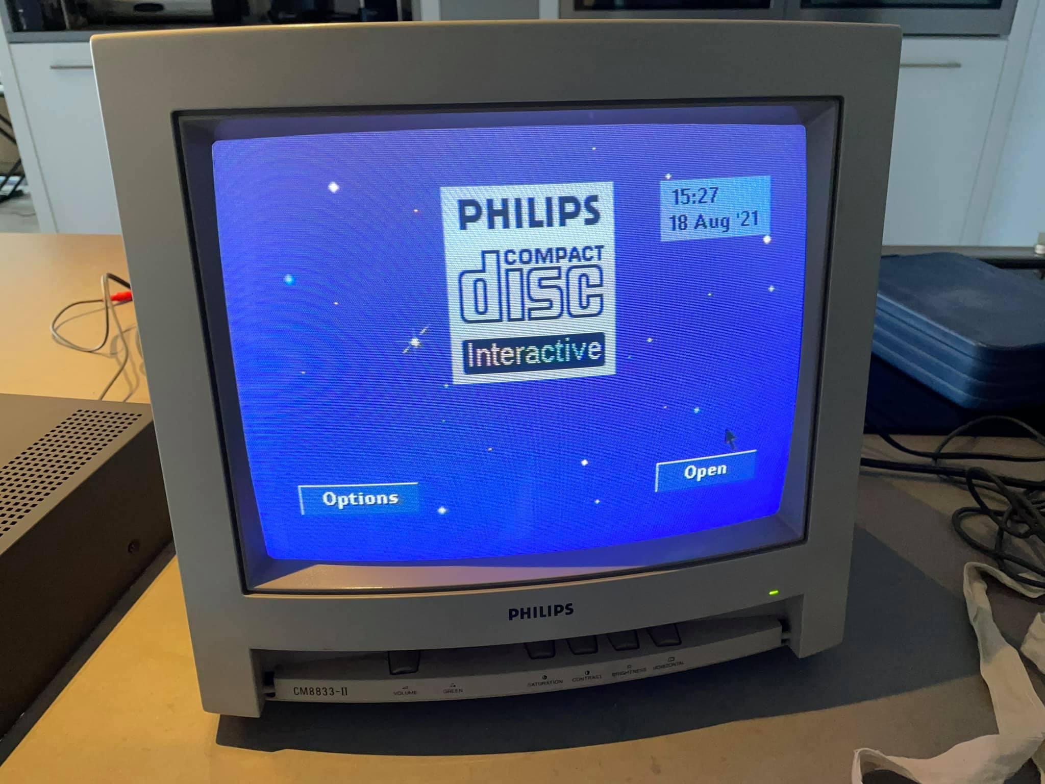 johan-veenstra-on-twitter-linustech-of-course-playing-retro-games