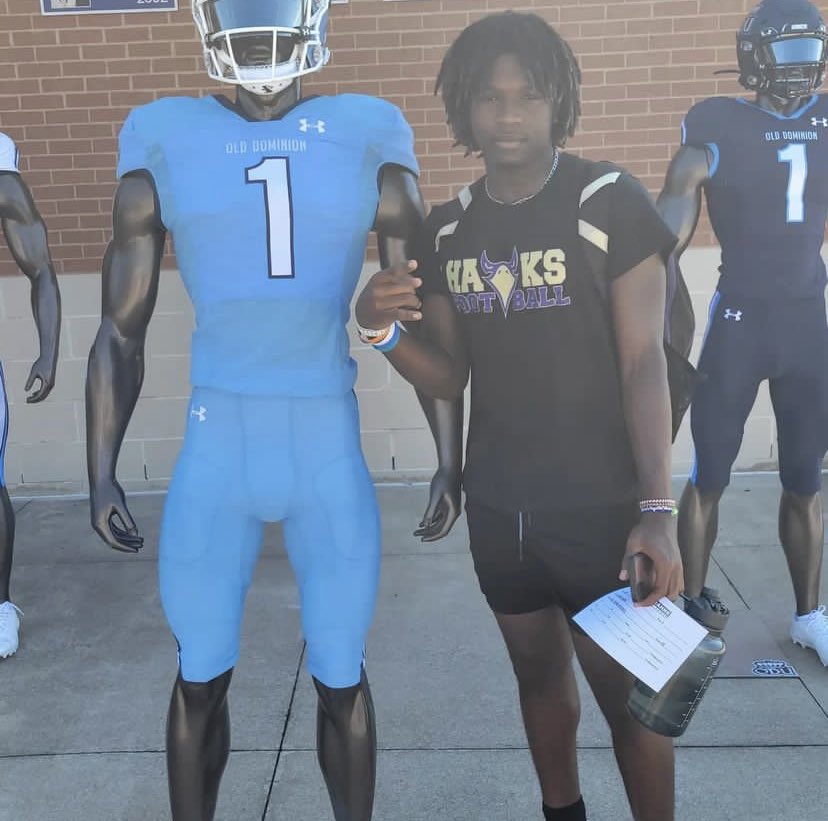 JamisonJohnson0's tweet image. Thankful for the opportunity to attend the Old Dominion University camp today. Thank you so much to the coaches who helped me today. @RickyRahne @CoachWright7 @ODUFootball @HSHSFB @GoldenHawksFB