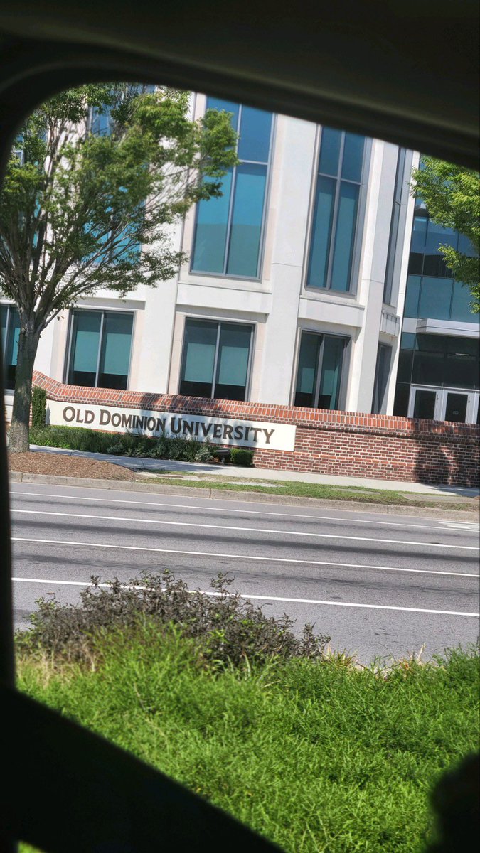 JamisonJohnson0's tweet image. Thankful for the opportunity to attend the Old Dominion University camp today. Thank you so much to the coaches who helped me today. @RickyRahne @CoachWright7 @ODUFootball @HSHSFB @GoldenHawksFB