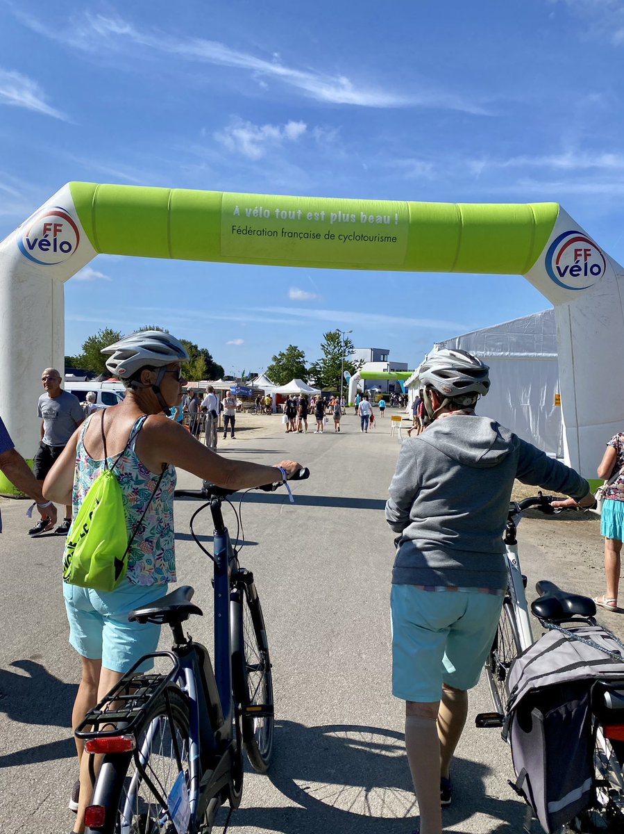 FFVelo_officiel's tweet image. Semaine Fédérale 2022 : J-1 avant la fête formidable du vélo !
 
#Loudéac, au carrefour des grands chemins historiques de #Bretagne, accueille 8 000 participants pour la #SF2022 #FFVelo 

👉 le plus grand événement #velo d’Europe 👈

cyclotourisme-mag.com/2022/07/30/sem…
