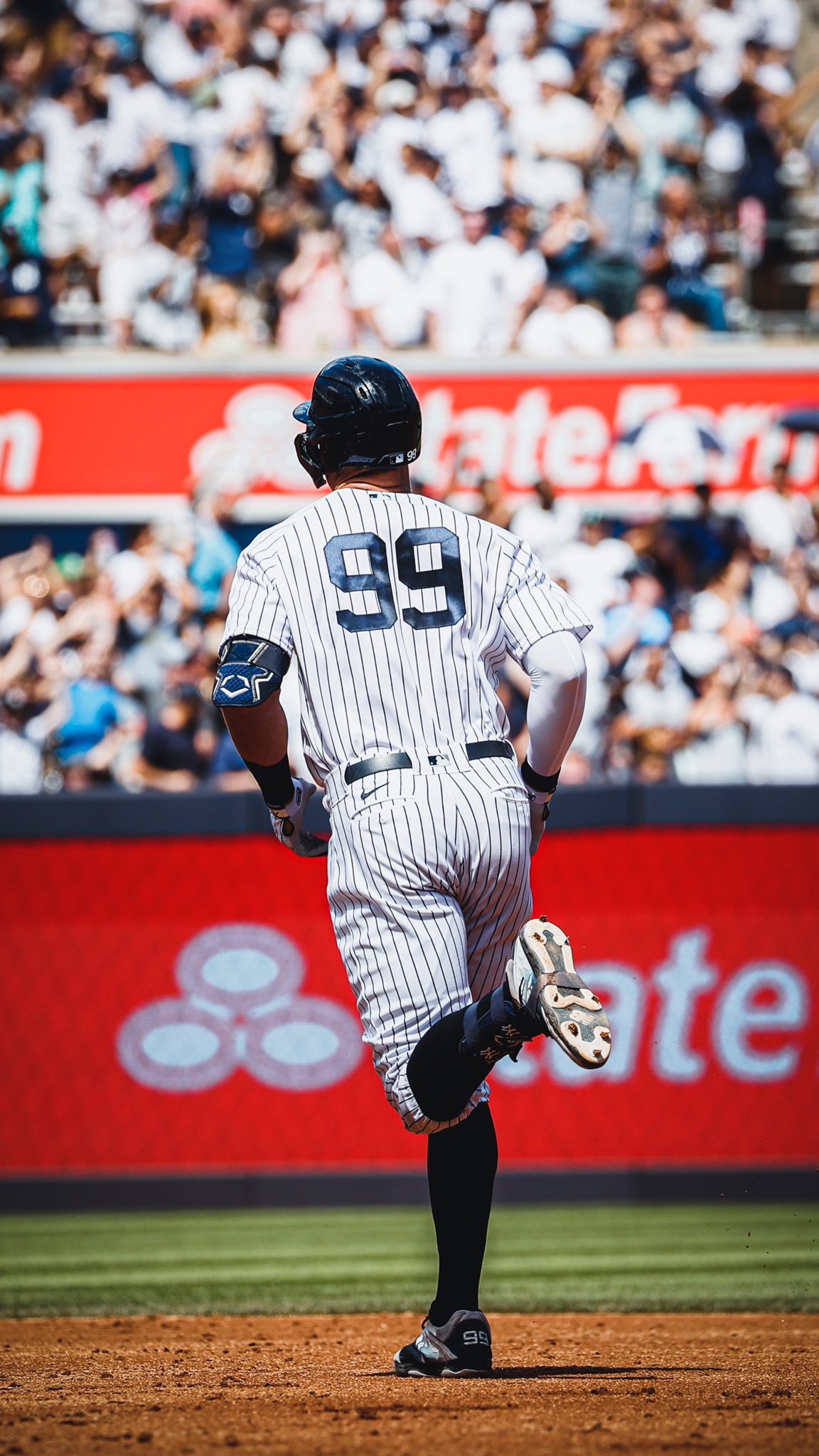 MLB  Hes the Captain now Aaron Judge is officially the 16th Captain in  Yankees history  Facebook