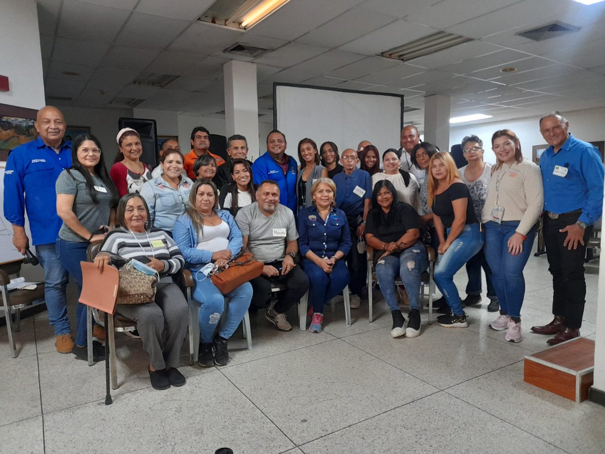 cheolagunillas's tweet photo. Seguimos apoyando la formación de los diferentes gremios y estrechando lazos de amistad con los periodistas de la COL. 

@Ciudad_Ojeda @manuelrosalesg
@concejolags @gobdelzuliave

#ciudadojeda #lagunillas #zulia #criminalistica #periodismo #seguridad https://t.co/mOWu9z2mAm