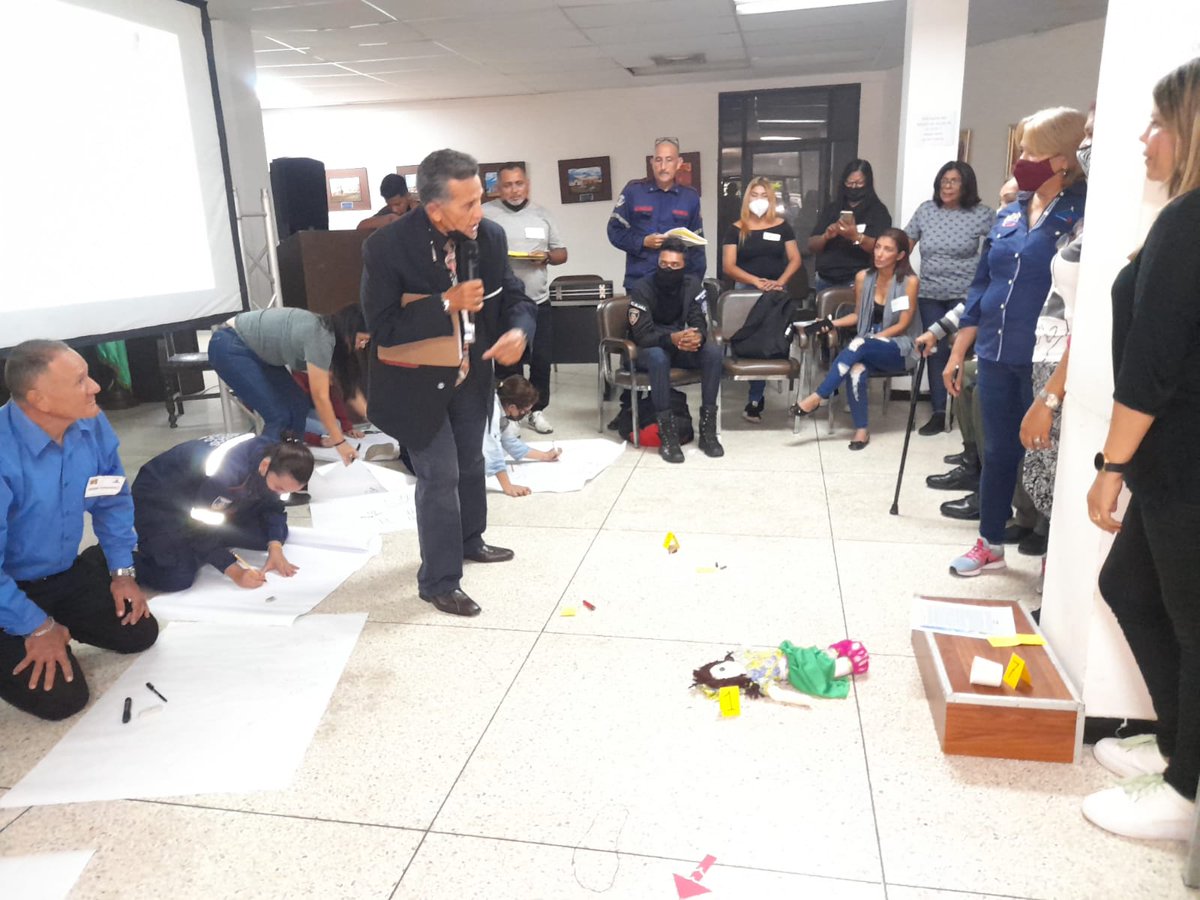 cheolagunillas's tweet photo. Seguimos apoyando la formación de los diferentes gremios y estrechando lazos de amistad con los periodistas de la COL. 

@Ciudad_Ojeda @manuelrosalesg
@concejolags @gobdelzuliave

#ciudadojeda #lagunillas #zulia #criminalistica #periodismo #seguridad https://t.co/mOWu9z2mAm