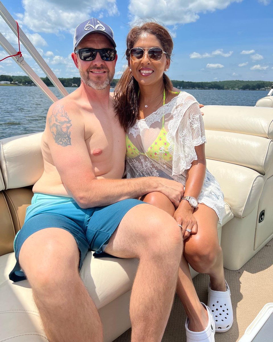 JanethROficial's tweet photo. ✨Que hermoso día pero mas hermoso es vivirlo y disfrtarlo a tu lado ❤️🙌🏻❤️

#miesposo #myhusband #myblessing #mibendicion #ThanksGod #lakelife #boatlife https://t.co/TYnzcGeaeW