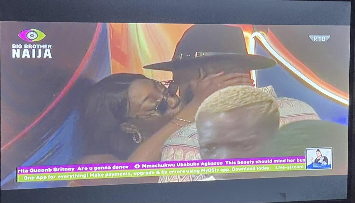 creativeXchang's tweet photo. #BBNaijaGuinnessSmooth #Doyinbbnaija #doyin  is the kiss for me 😂😂😂.  #BBNaija7 https://t.co/OZOn5hbAo8