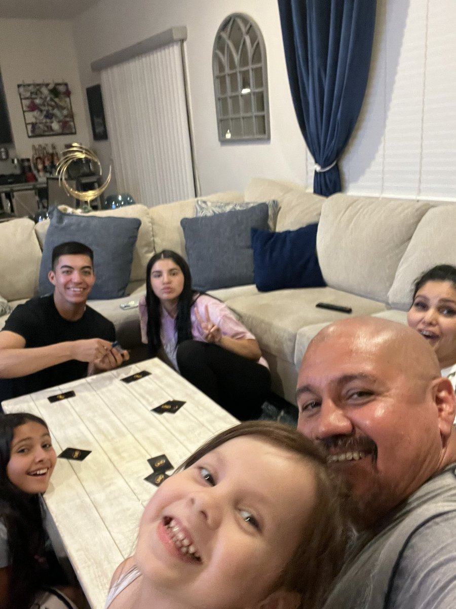 FrankDaTank2022's tweet photo. Family game of uno.. 😝😝😝🤓🤓🤓🤓#luvinit .. 🤩🤩🤩 https://t.co/5vh7uFs6XR