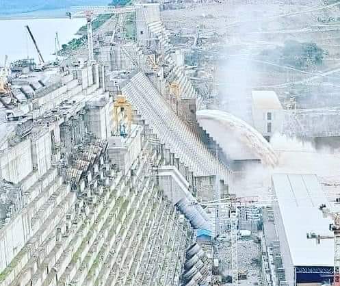 SisayGibebo's tweet photo. ኢ ት ዮ ጵ ያ ዬ እንኳን ደስ አለሽ! 

የአባይ ግድብ ሶስተኛው ሙሌት የግድቡን ከፍታ አልፎ ውሀው መፍሰስ ጀምሯል። ሶስተኛው ሙሌታችን በስኬት ተጠናቋል። 

#EthiopiaPrevails
#NoMore 
@Ethiopi0256 
@NAMA_at_ABIN 
#Ethiopia 
#Ethiopia 
@ethiolovepress https://t.co/MwVBH0OViq