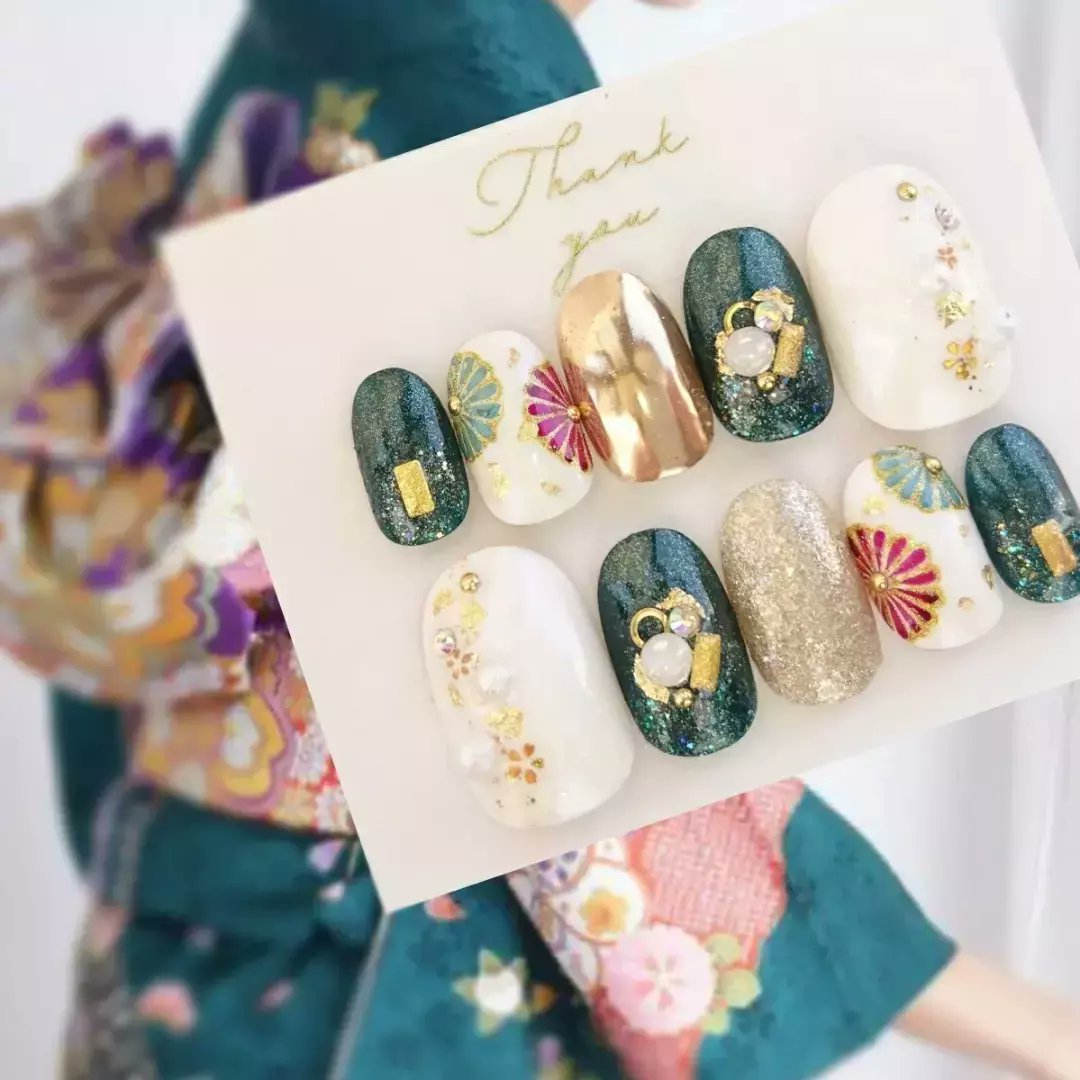 日本 菊花の華やか和風ニュアンスネイル ネイルチップ 振袖 成人式