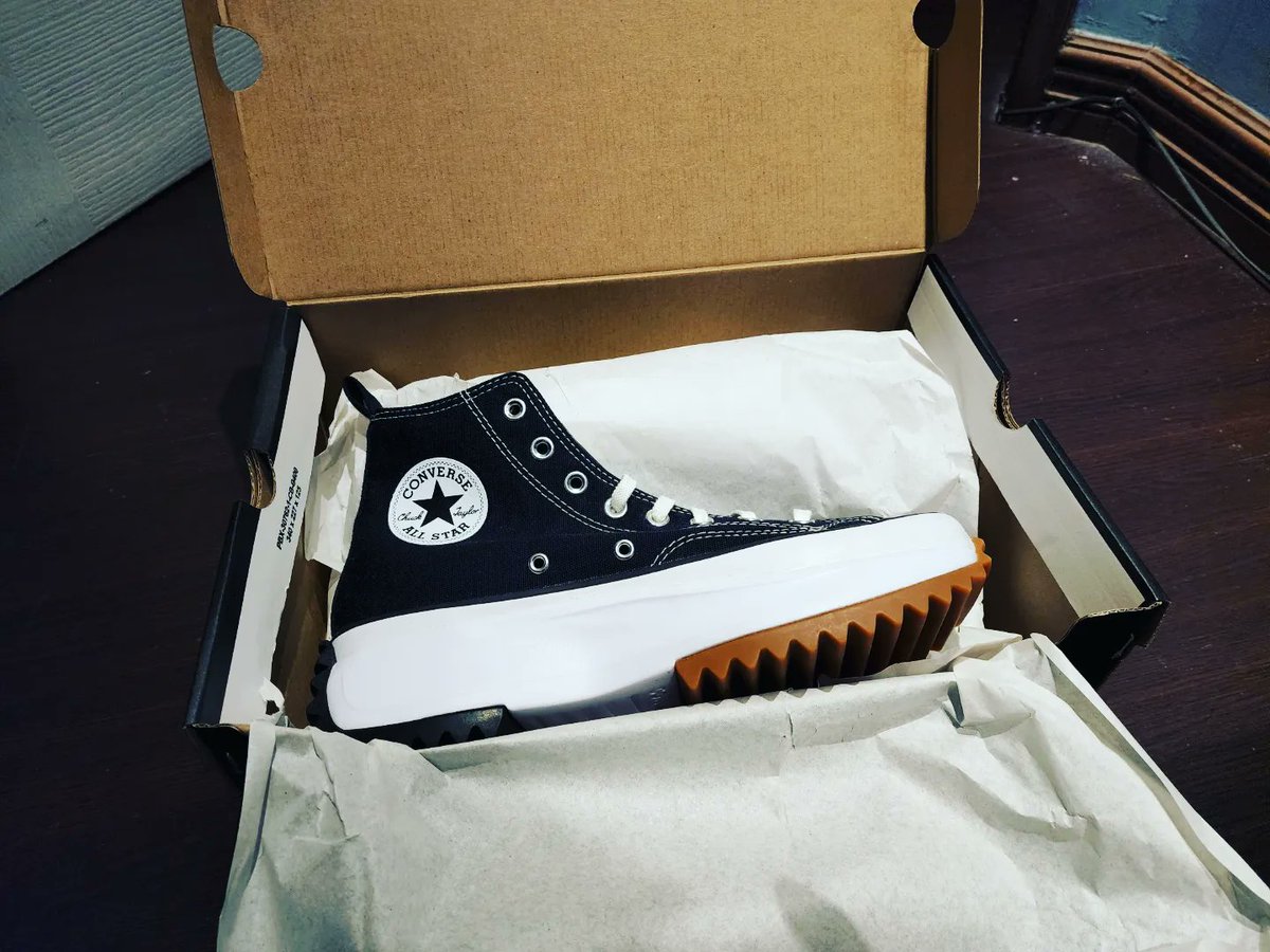 n0rmanfl0r's tweet photo. Height problem no more. 😅

#ConverseRunStarHike
#Converse https://t.co/n468LluS3B