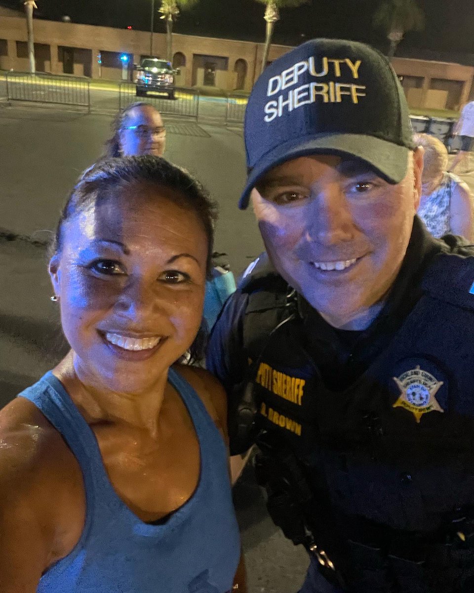 CastellKim's tweet photo. Just walked the 5K this year. My knee wouldnโt have liked it. Had fun though!
Was my FHโs 1st one & now heโs hooked.
Saw friends, amazing runners & K9โs. Hadnโt seen @thundacat830 in a while!
#Guardiansofthenight #K9 #OnPatrolLiveNation #RichlandCounty @RCSD https://t.co/ZQOfSv3j5N
