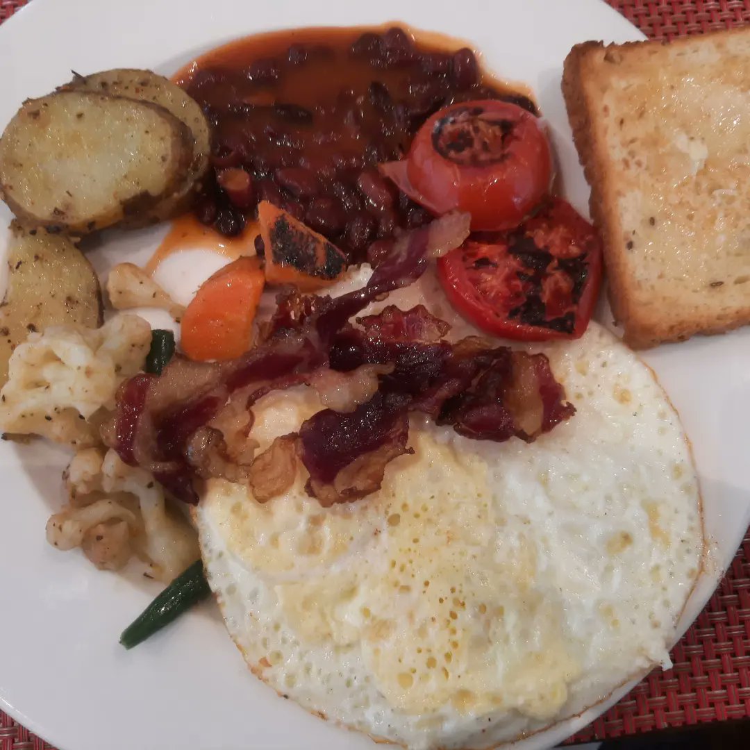 StelaTandem's tweet photo. Full monty! India style!!
#vegetarianfail https://t.co/ogCizM6qfk