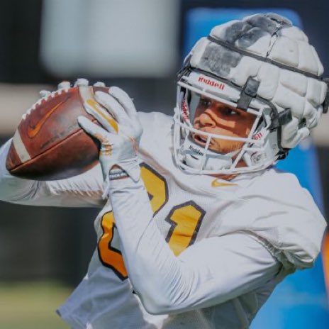 Collier_Surly's tweet photo. Happy Birthday @NimrodChas ‼️
Thank you dawg for everything!
We’ve been through thick and thin but you’ve always been there to give me advice and just mentor me through life. We 🔒 in dawg!!! Ball out
@Vol_Football @bexnimrod @BvilleFB #bottomofthebottom https://t.co/jST5o4Nuwq