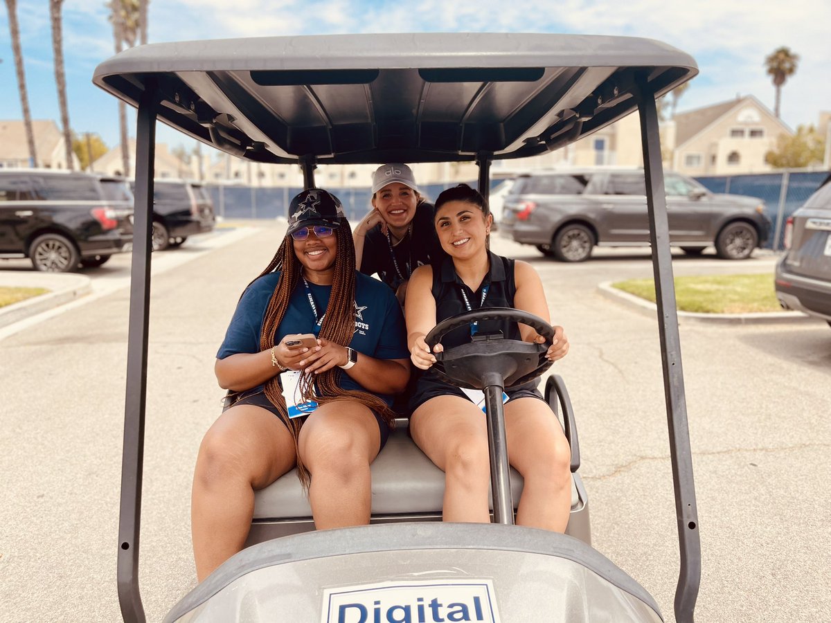 LauraOkmin's tweet photo. All they do is make everyone look good on the @dallascowboys - It’s about time the camera was turned on THEM. Hi, rockstars @presleyarians @_awestcott @CallenaMW 🤩🤩🤩📸 https://t.co/6SPJ0RT2DM