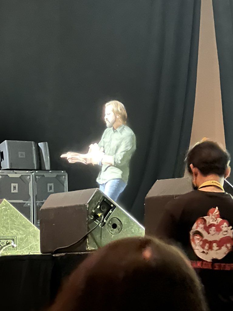 Stwawbeppy's tweet photo. Shout out to the ASL interpreter getting into the street fighter rap #otamasq https://t.co/L0meVXpqBH