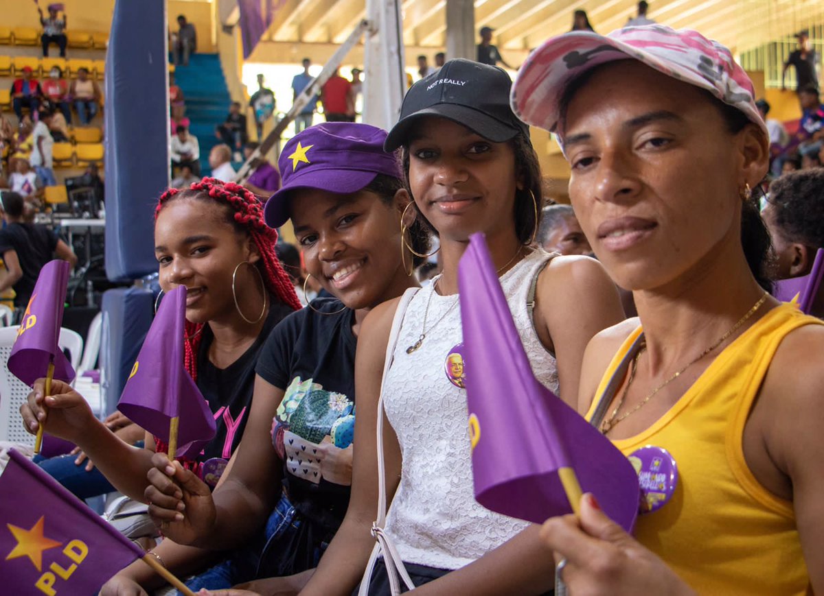 Sobre todo lucharemos por volver a tener  una nación rica en oportunidades para toda la juventud dominicana. #PLDCreceYSeFortalece #EscucharParaMejorar #SumandoEstrellas
