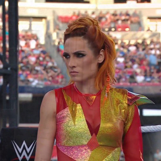 LetThemWrestle's tweet image. becky lynch and bianca belair both have AMAZING gear for summerslam 😍🤩