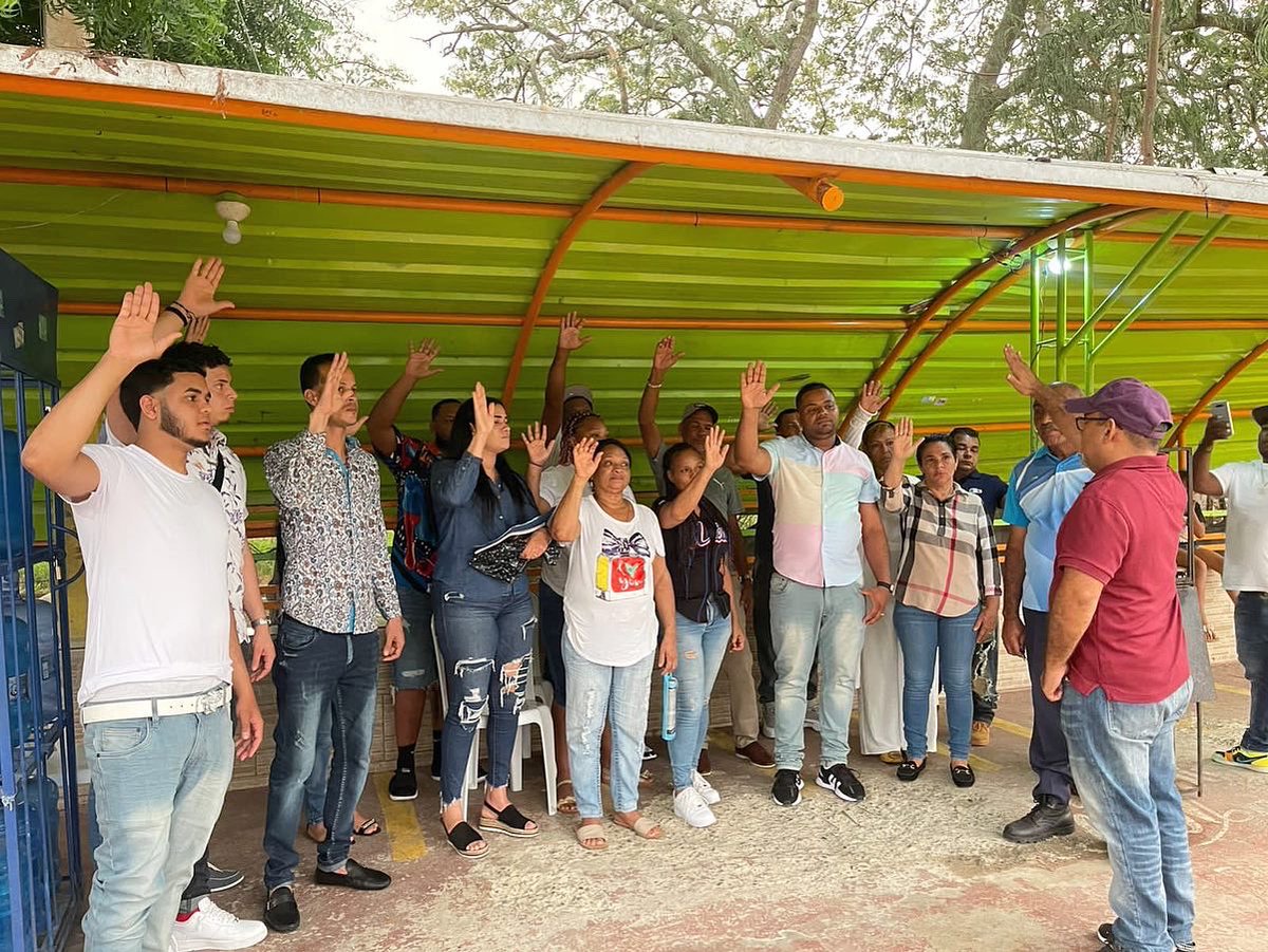 Fernan2bonilla's tweet photo. En Santiago el PLD crece, se fortalece y se multiplica. 

Juramentacion del comité intermedio Toussaint Louverture F

#SumandoEstrellas #PLDCrece #PLDseFortalece #PLDseMultiplica https://t.co/gX13riZe97