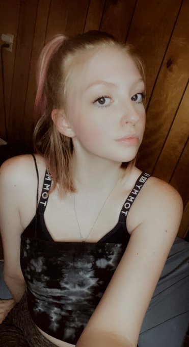 Which one of you pigs is paying rent this month? Last time before I buy my new place with the money I&rsquo;ve<a href="/tag/findom"class="tags"><span>#findom</span></a><a href="/tag/paying"class="tags"><span>#paying</span></a>