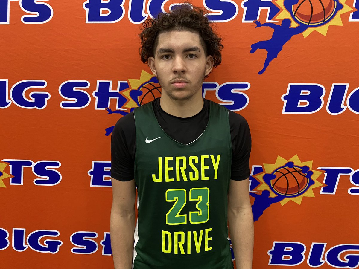 BigShotsGlobal's tweet photo. #BIGSHOTS #SpookyNook 

15U 

Maryland Stars 46
Darius Campbell 12
James Johnson 9

Jersey Drive 35
Vic Castellar 
Ibraheem Smith https://t.co/9piH1Pr2Xy