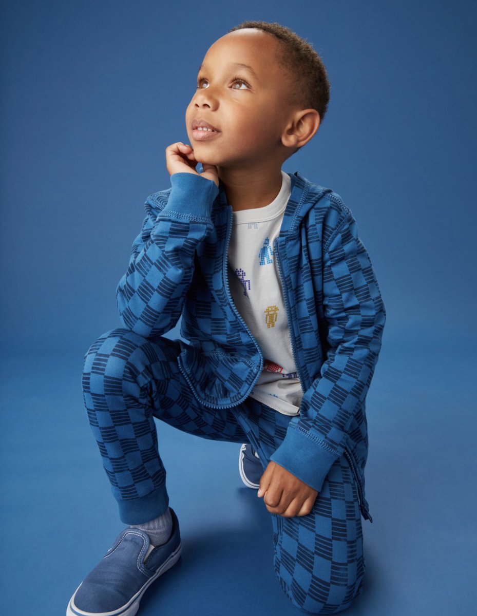 _DesiBo's tweet image. Let’s get Jayden some Bookings - RT he really loves modeling 🥹🙏🏽