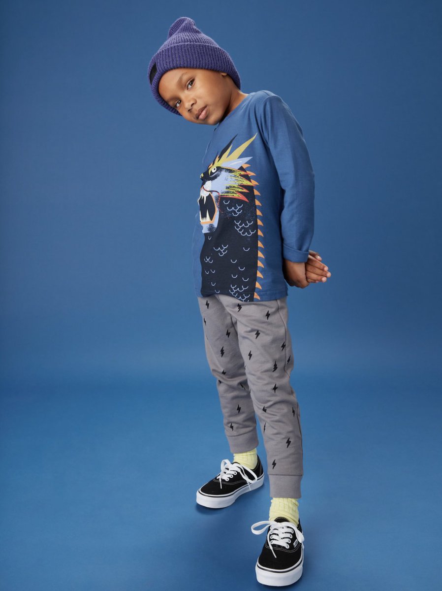 _DesiBo's tweet image. Let’s get Jayden some Bookings - RT he really loves modeling 🥹🙏🏽