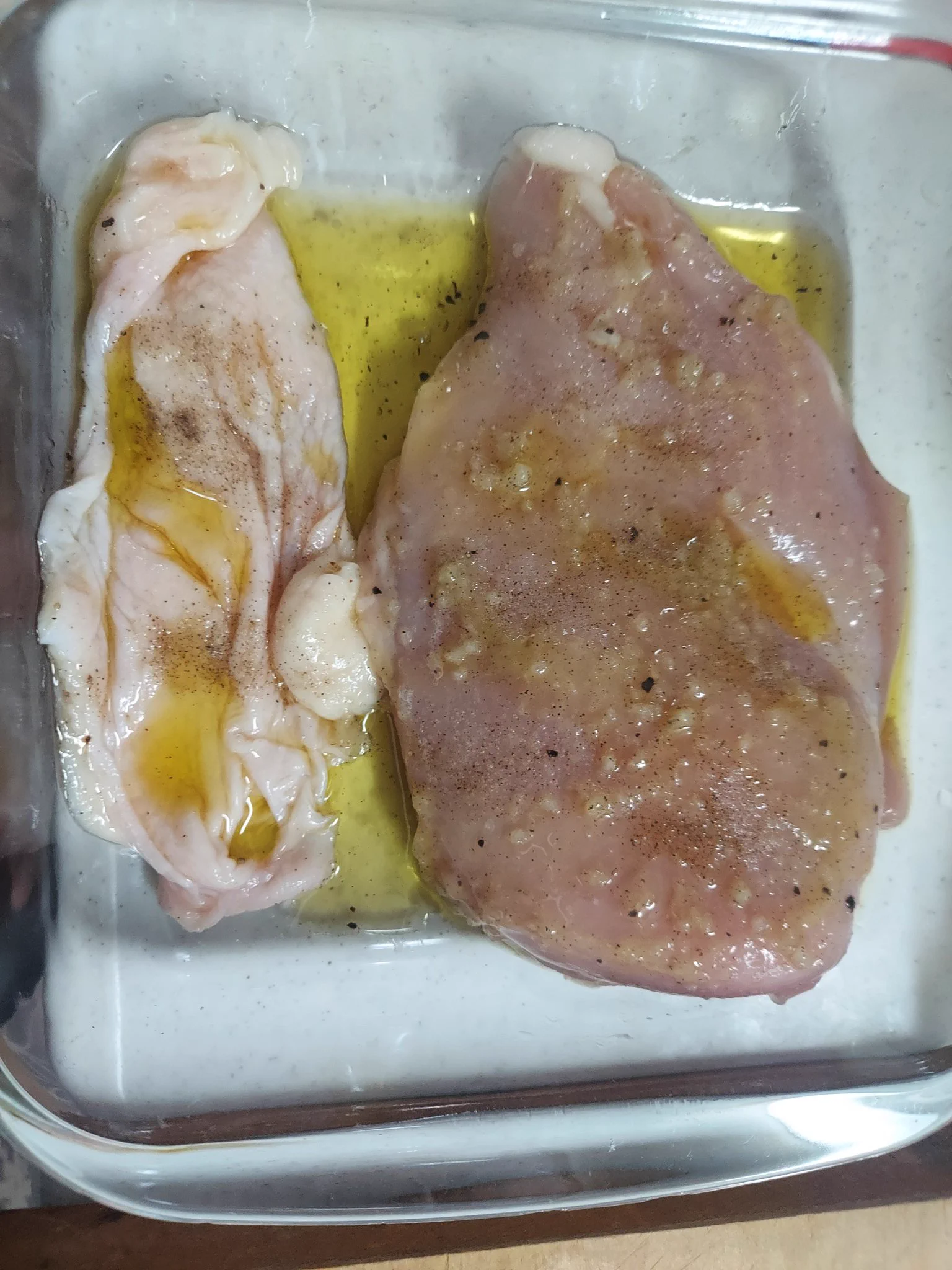 参考に作ってみた( ﾟ∀ﾟ)ﾉ
皮無しむね肉は高いので皮付きを購入し皮を剥ぎ、レシピより大きい肉のためそれぞれの量を少し増して、レンチン(600w3分半)
冷ましてから切るのがお勧め
#鶏むね肉ハム  