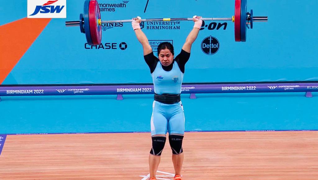 Congratulations to Bindyarani Devi for winning a Silver medal at CWG, Birmingham. This accomplishment is a manifestation of her tenacity and it has made every Indian very happy. I wish her the very best for her future endeavours.