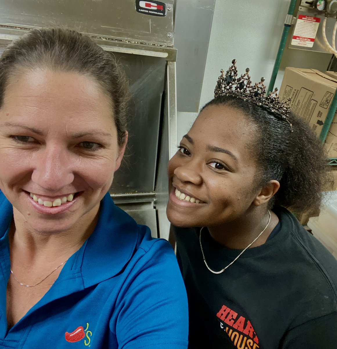 src168's tweet photo. When it’s my girls first day of MID training I brought my crown to pass down! You deserve it after the obstacles thrown at us tonight! Your future is bright 🌻 #chilislove @AReed2021 @HeatherArcenea5 @ChilisNASA https://t.co/8brIQc9ulD