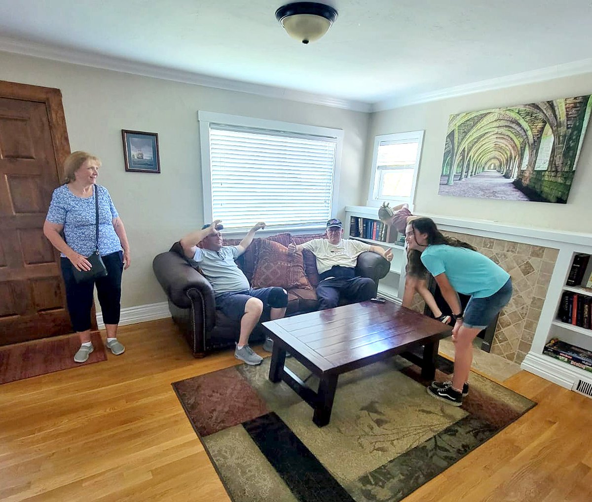 Our Utah program isn't just a warehouse! We also do local refugee work. Volunteers have been setting up apartments for families from the Democratic Republic of the Congo, Sudan, Burma, and Afghanistan. In fact, we've set up over 100 apartments this year! liftinghandsinternational.org/welcome