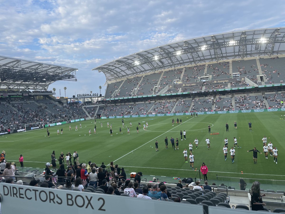 Angel City v OL Reign. Sold out tonight. Stadium pregame is electric. Message from NWSL: Business of women’s sports is a rocketship. Get on board.