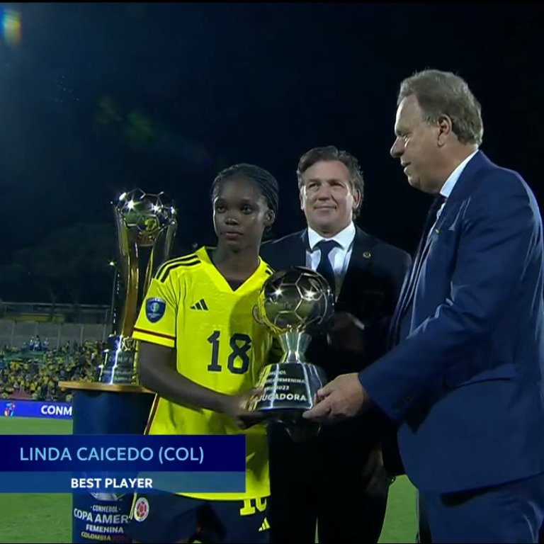 ➥ 17 Anos
➥ Vice-Campeã da Copa América
➥ Melhor Jogadora do Torneio

Linda Caicedo apenas. ⌛️⌛️🔵🔴

#CopaAmericaFemenina