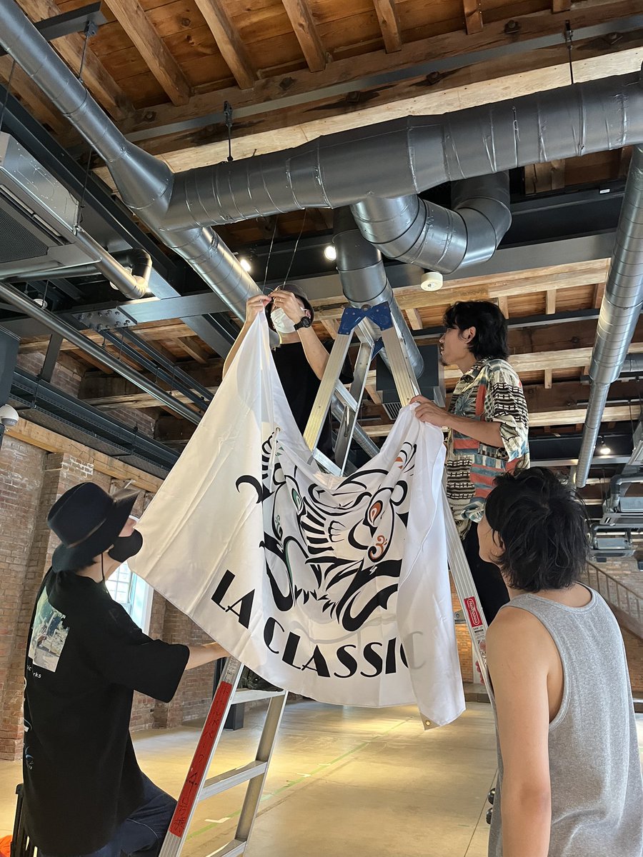 7YOSSHI7's tweet photo. 今日、赤れんがでパフォーマンス! https://t.co/tI3Nd67z8O