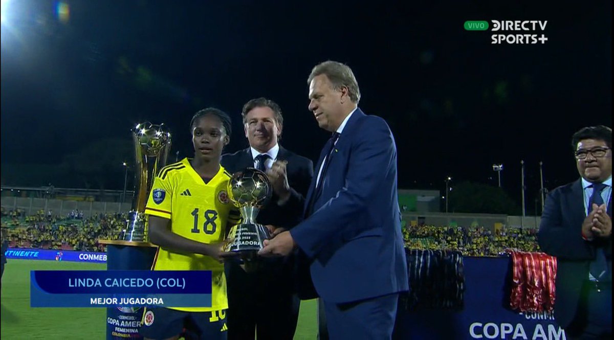 DSportsCO's tweet photo. 👋 Saluden a la MEJOR jugadora de la #CopaAmericaDIRECTV:
🇨🇴 Linda Lizeth Caicedo Alegría
Tiene solo 17 añitos, y jugará en el Barcelona a partir de febrero de 2023.
💎 C R A C K https://t.co/ZIcI2N3u43