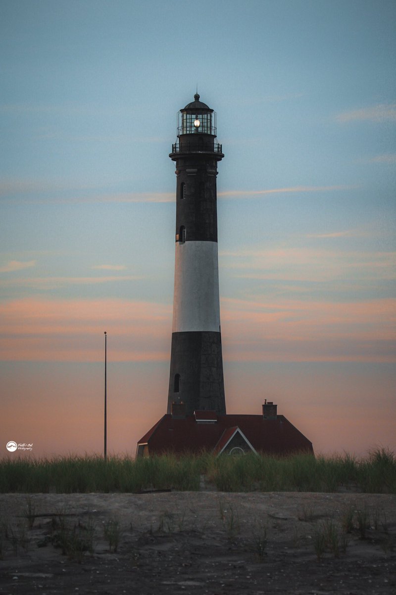 thebirdnerd7's tweet photo. cotton candy sky 🍬
•
#fireisland #fireislandlighthouse #lighthouse #beach #robertmoses #newyork #longisland #longislandny #sigma #canon #canonphotography #canonlens #landscapephotography #landscape #discoverlongisland #lighthouses #scenic #scenicview #sunset #sunsetphotography https://t.co/wQp6tCBUc6