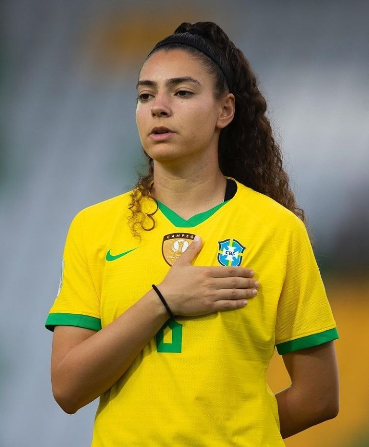 Obrigada por essa campanha Angelina! Com ctz hoje é uma das principais jogadoras e muda totalmente o jogo quando está em campo, ela é diferenciada demais. Que não seja nada grave e que vc volte pros campos logo te amo mto ratinha 💕🥹
#CopaAmericaFemenina #CAFem