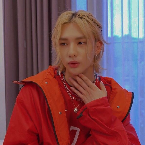 asterojdess's tweet photo. au hyunchan

desde que hyunjn era pequeño se preguntaba qué es amar y ser amado, siempre tuvo la ilusión de qué era el amor y cuando tuvo su primer novio esa ilusión se había quebrantado y con el pasar del tiempo se destruyó o donde chn se rehúsa a que hyunjn pierda esa ilusión. https://t.co/TafNlZTFJJ