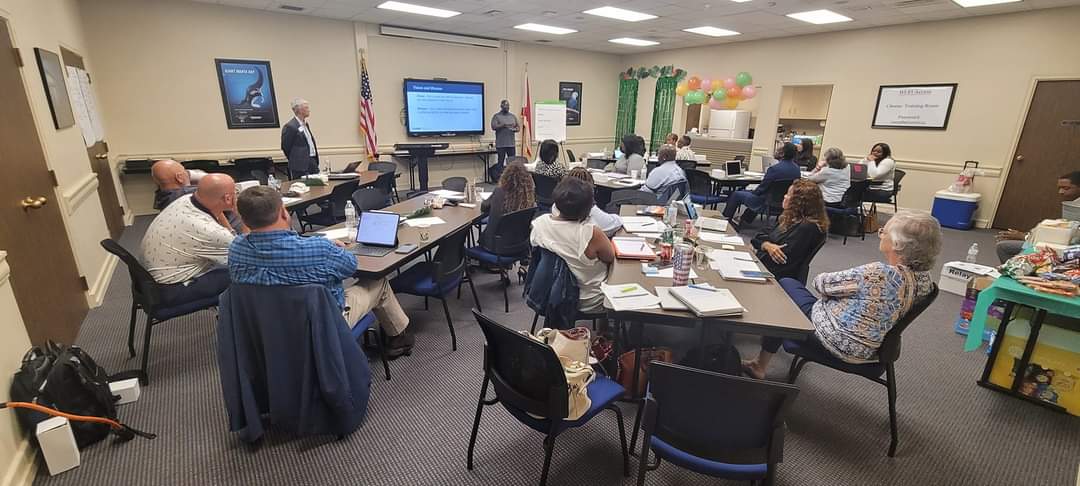 _BrittanyWJ's tweet photo. My first Admin Retreat as a principal was so inspiring! What a great start to an awesome school year! #PursuitofExcellence #EllisExcellence #TalladegaCitySchools https://t.co/aVJPRKlEPy