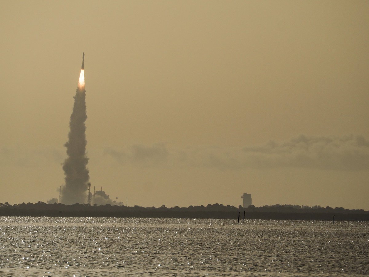 MadeOnEarthFou1's tweet photo. Happy 2nd anniversary to @NASAPersevere and @ulalaunch for a terrific #AtlasV launch out of #SLC41 . @NASA @NASAJPL really know how to build Mars rovers and helicopters! https://t.co/mZzdBBpHHE
