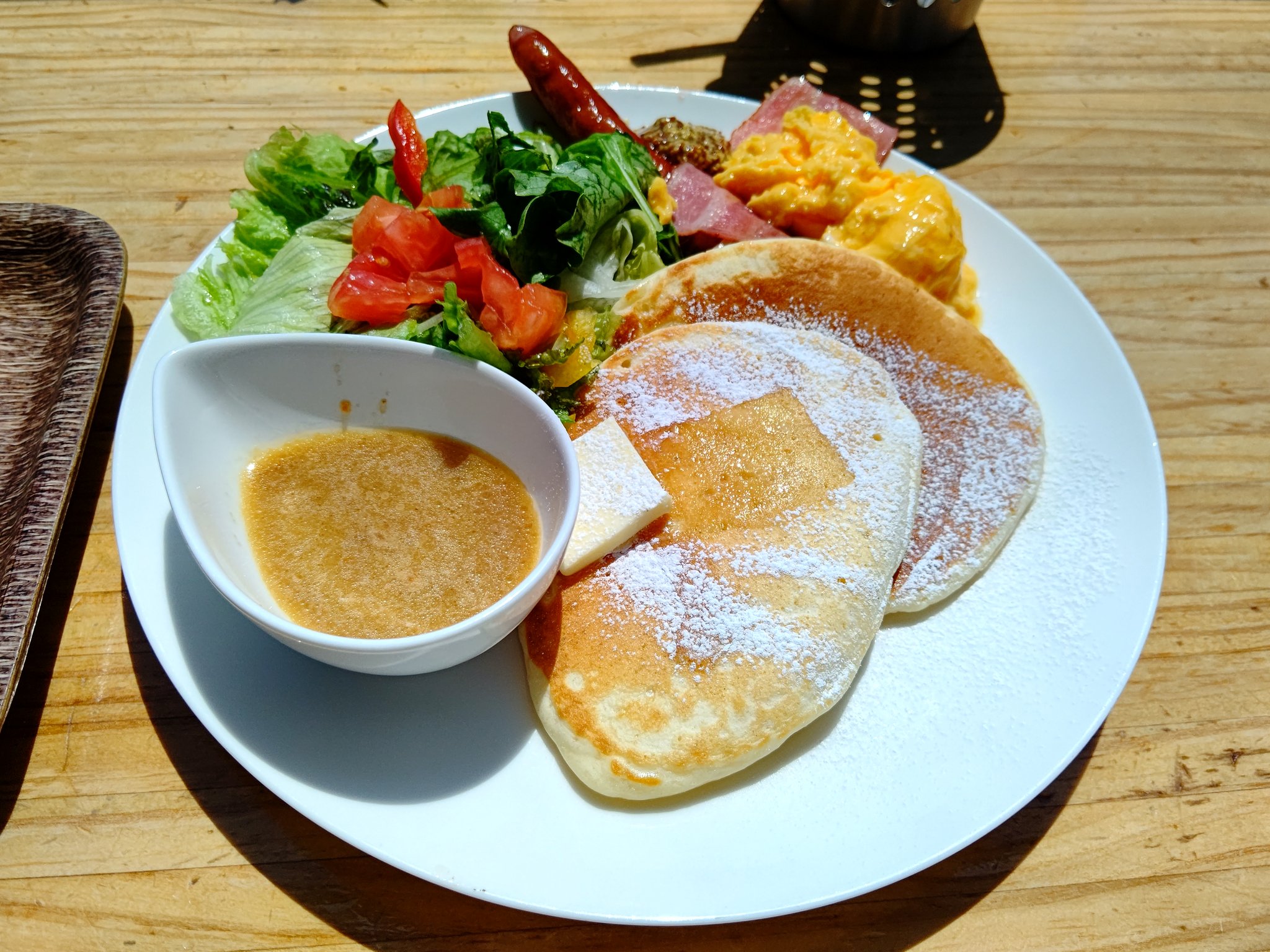 みのっち 日立駅のカフェはオリジナルパンケーキだとこういうお食事が出てきますが ハニーキャラメルパンケーキ だとデザートみたいなクリームたっぷりなパンケーキが出てきますよ Live Home T Co Oy37xl4g23 Twitter