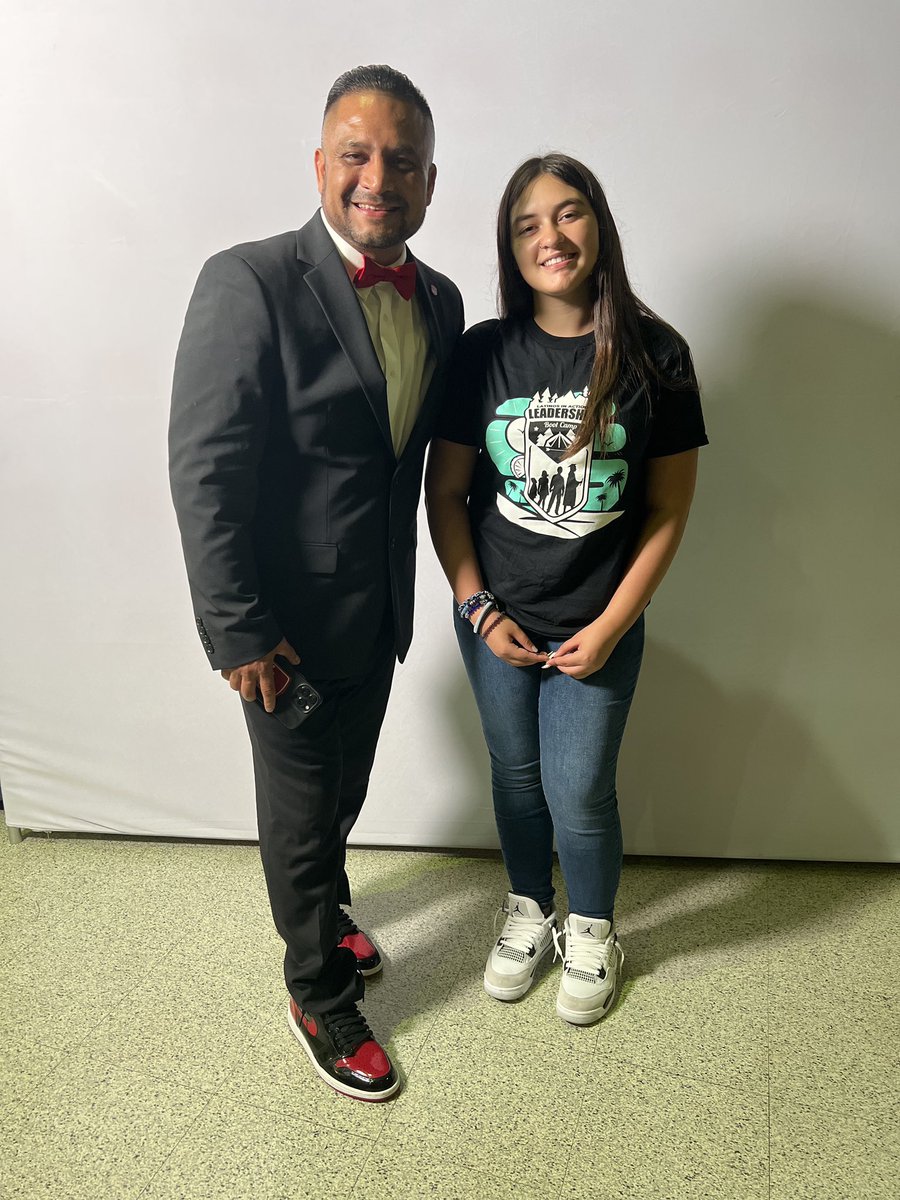 lia_woodlandsms's tweet photo. Estoy muy orgullosa de ti, aprendí tanto de ti.. siempre en mi ❤️ @latinosinacti0n #LIABootCamp #latina #leader #latinroots @lia_woodlandsms #Hispanic https://t.co/V1pHjvNxLs